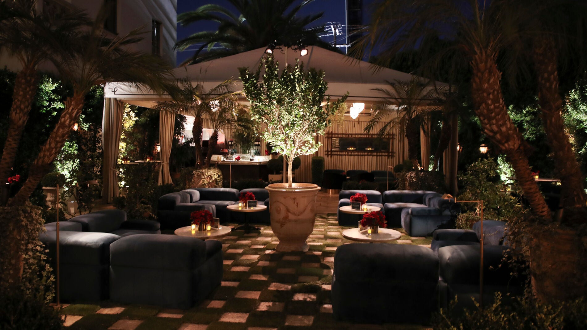 Jardín del Chateau Marmont, en Los Angeles