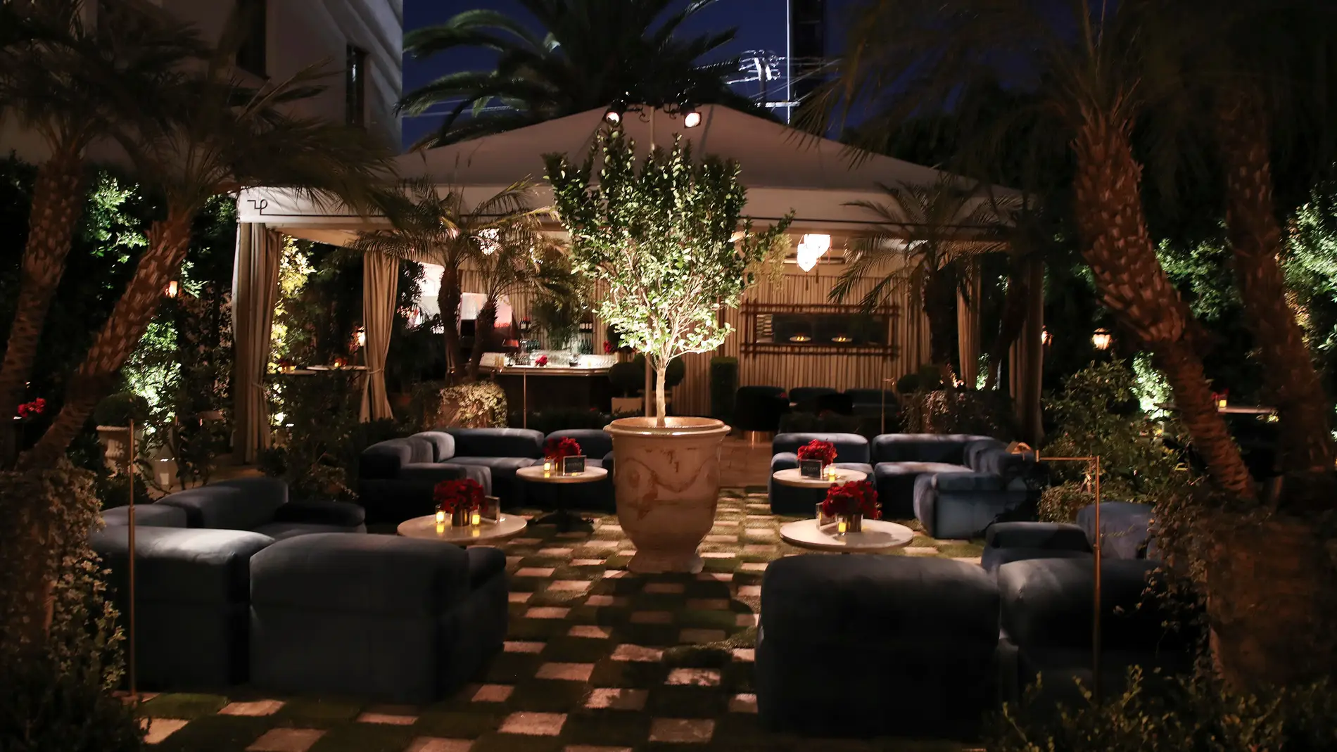 Jardín del Chateau Marmont, en Los Angeles Jardín del Chateau Marmont, en Los Angeles