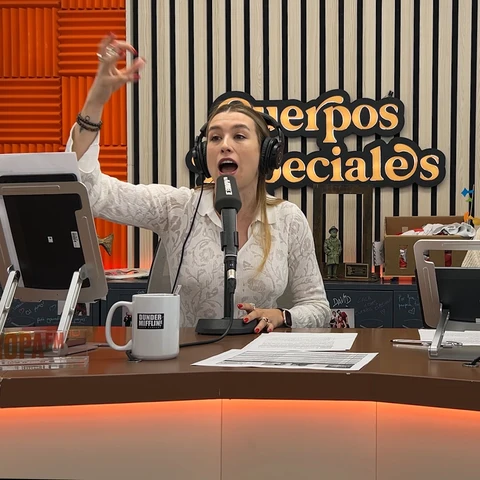 Eva Soriano le grita a una nube en Cuerpos especiales Eva Soriano le grita a una nube en Cuerpos especiales