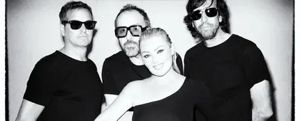 La Oreja de Van Gogh celebrando el 8M La Oreja de Van Gogh celebrando el 8M