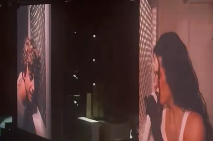 Guitarricadelafiente en el concierto de Rosalía Guitarricadelafiente en el concierto de Rosalía