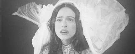 Rosalía en el videoclip de 'Focu 'ranni' Rosalía en el videoclip de 'Focu 'ranni'