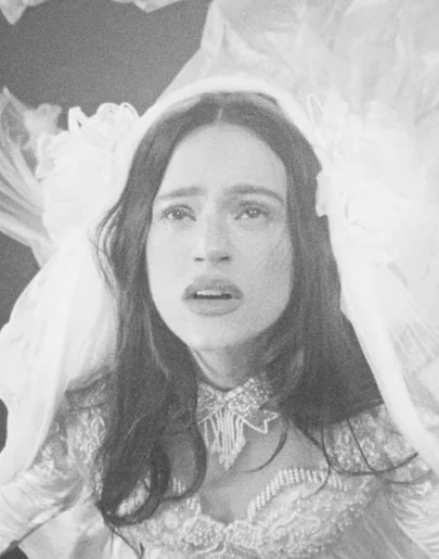 Rosalía en el videoclip de 'Focu 'ranni' Rosalía en el videoclip de 'Focu 'ranni'