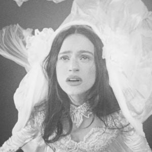 Rosalía en el videoclip de 'Focu 'ranni' Rosalía en el videoclip de 'Focu 'ranni'