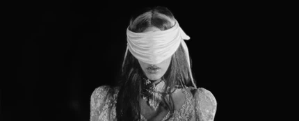 Rosalía en el videoclip de 'Focu 'Ranni' Rosalía en el videoclip de 'Focu 'Ranni'