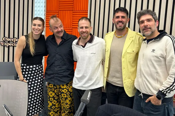Eva Soriano y Nacho García con Romain, Rubén y Adrià de La Pegatina Eva Soriano y Nacho García con Romain, Rubén y Adrià de La Pegatina