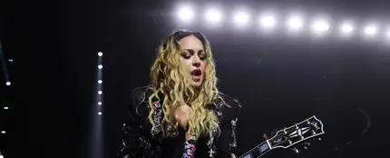 Madonna actuando en Copacabana en 2024 Madonna actuando en Copacabana en 2024