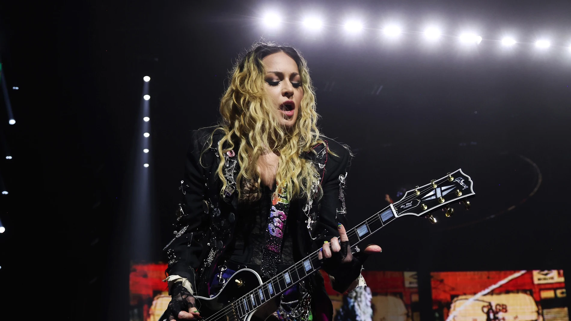 Madonna actuando en Copacabana en 2024 Madonna actuando en Copacabana en 2024
