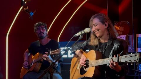 Nena Daconte en Local de Ensayo Europa FM