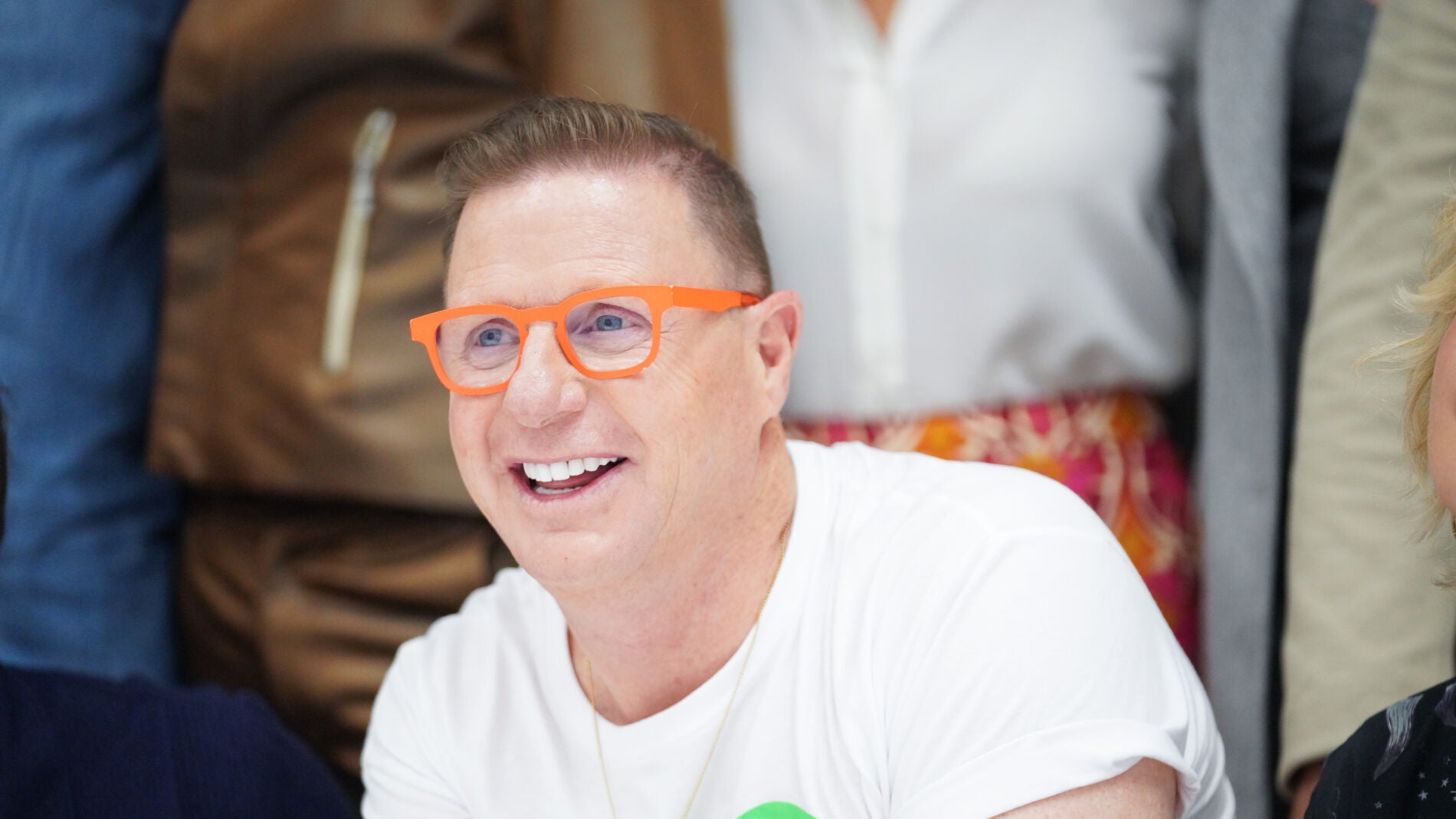 Jorge Cadaval en la presentación de un programa de televisión