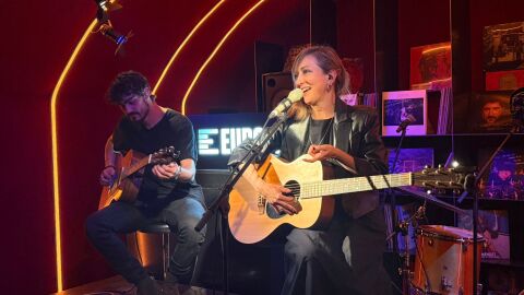 Nena Daconte en Local de Ensayo Europa FM