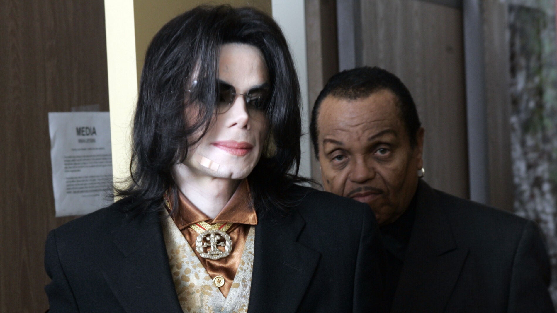 Michael Jackson y Joseph Jackson en 2005