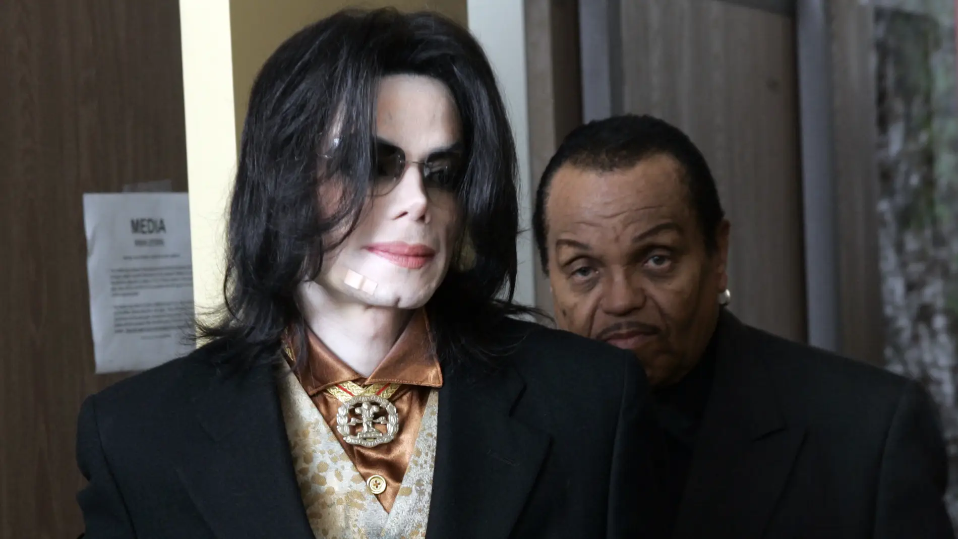 Michael Jackson y Joseph Jackson en 2005 Michael Jackson y Joseph Jackson en 2005