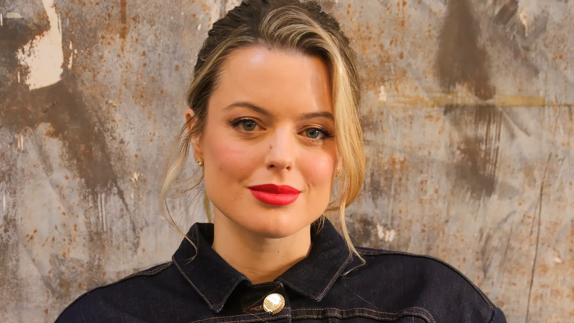 Adriana Torrebejano en un photocall Adriana Torrebejano en un photocall