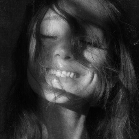 Portada de 'Petal' de Ariana Grande 