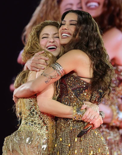 Shakira y Anitta en Copacabana Shakira y Anitta en Copacabana