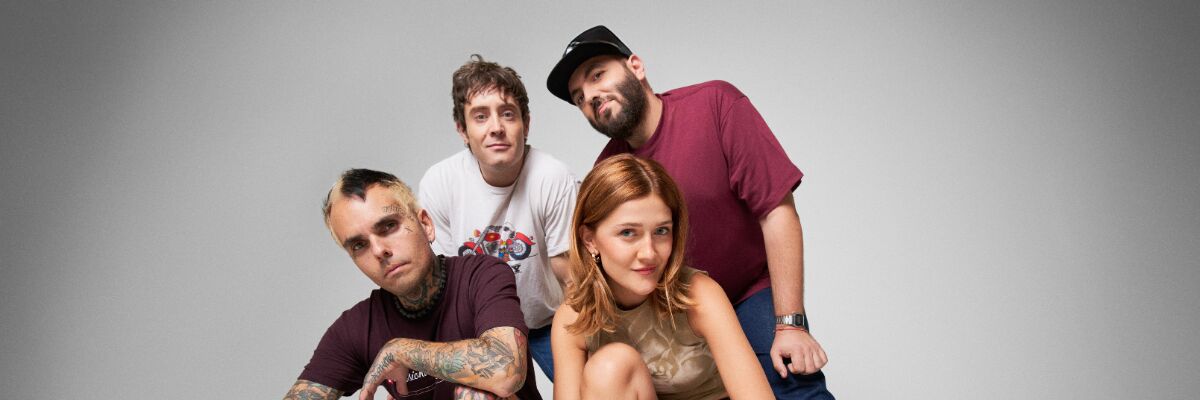 Los cuatro integrantes de La La Love You.