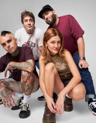 Los cuatro integrantes de La La Love You.
