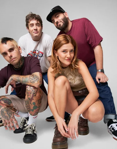 Los cuatro integrantes de La La Love You. Los cuatro integrantes de La La Love You.