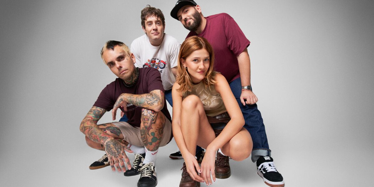 Los cuatro integrantes de La La Love You.