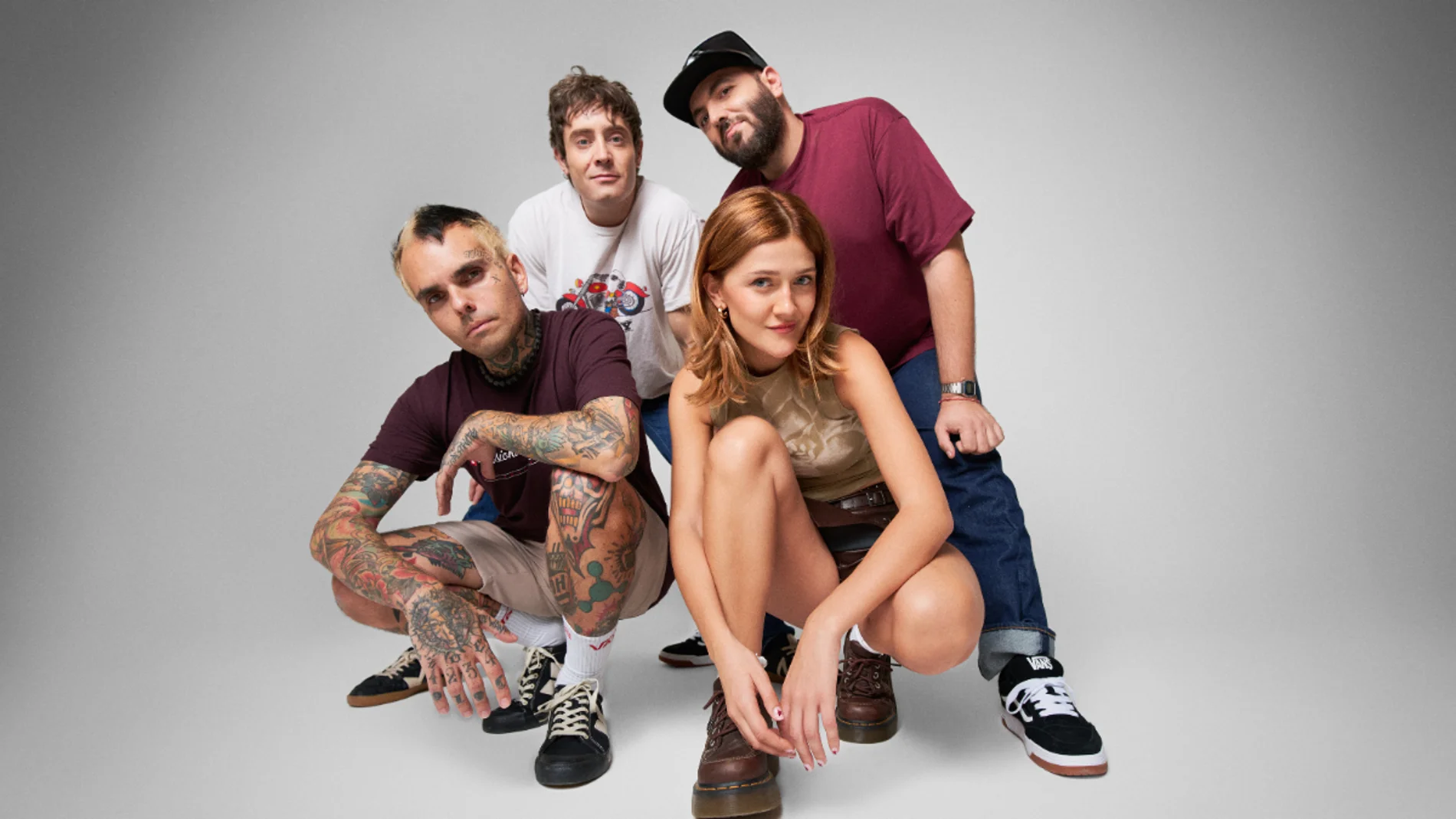 Los cuatro integrantes de La La Love You. Los cuatro integrantes de La La Love You.