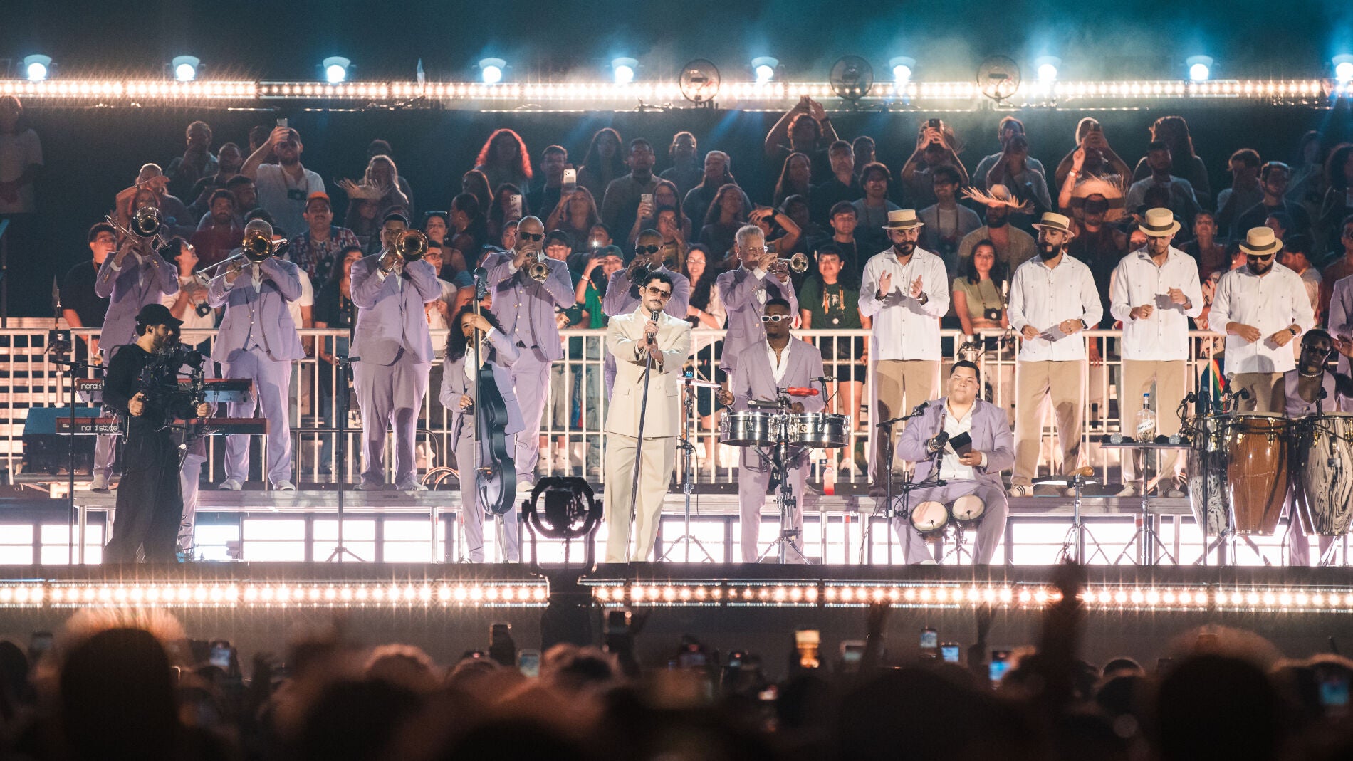El público de la grada Los Vecinos en el concierto de Bad Bunny en Sao Paolo (Brasil).