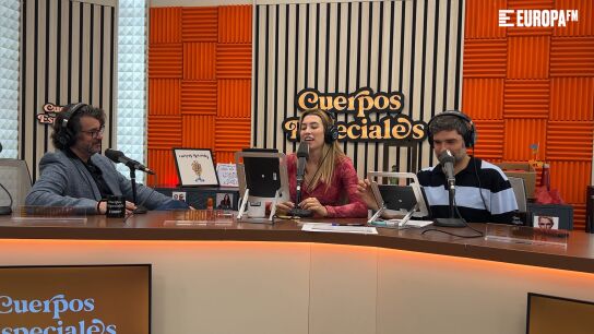 Fernando Vel&aacute;zquez con Eva Soriano y Nacho Garc&iacute;a en Cuerpos especiales