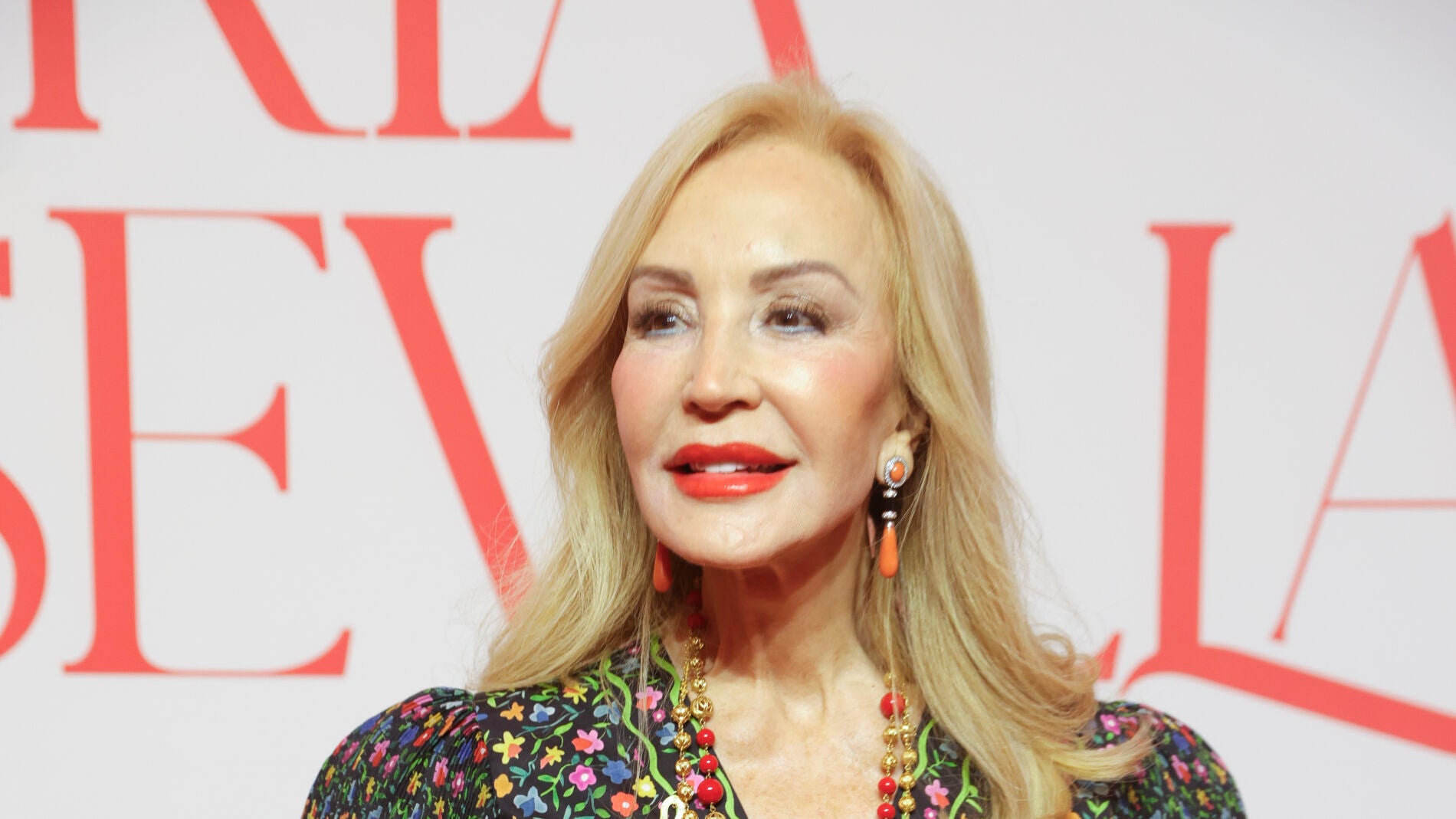 Carmen Lomana en un photocall
