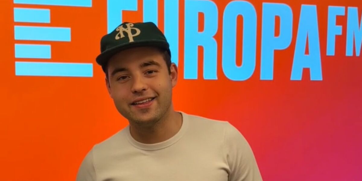 Depol para su entrevista en Europa FM