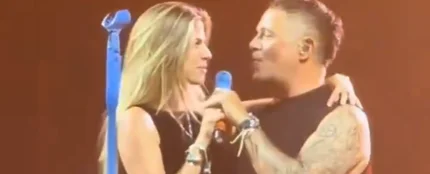 Alejandro Sanz y Stephanie Cayo cantando 'Corazón partío' en Las Vegas Alejandro Sanz y Stephanie Cayo cantando 'Corazón partío' en Las Vegas