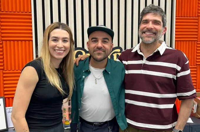 Nil Moliner con Eva Soriano y Nacho García en Cuerpos especiales Nil Moliner con Eva Soriano y Nacho García en Cuerpos especiales