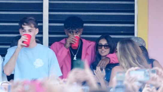 El jugador del FC Barcelona Lamine Yamal y su novia Ines Garc&iacute;a en el concierto de Bad Bunny en Barcelona