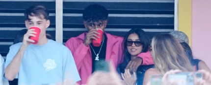 El jugador del FC Barcelona Lamine Yamal y su novia Ines García en el concierto de Bad Bunny en Barcelona El jugador del FC Barcelona Lamine Yamal y su novia Ines García en el concierto de Bad Bunny en Barcelona