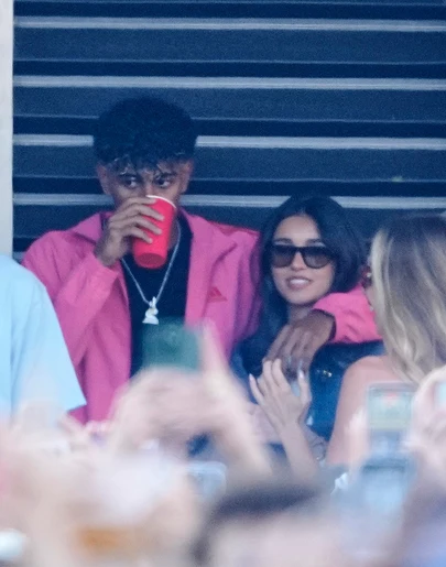 El jugador del FC Barcelona Lamine Yamal y su novia Ines García en el concierto de Bad Bunny en Barcelona El jugador del FC Barcelona Lamine Yamal y su novia Ines García en el concierto de Bad Bunny en Barcelona