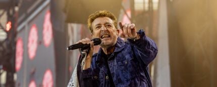 Manolo Garc&iacute;a, de El &Uacute;ltimo de la Fila, en el Metropolitano de Madrid