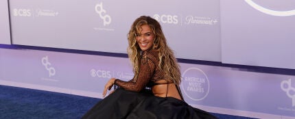 Karol G en la alfombra de los American Music Awards 2026