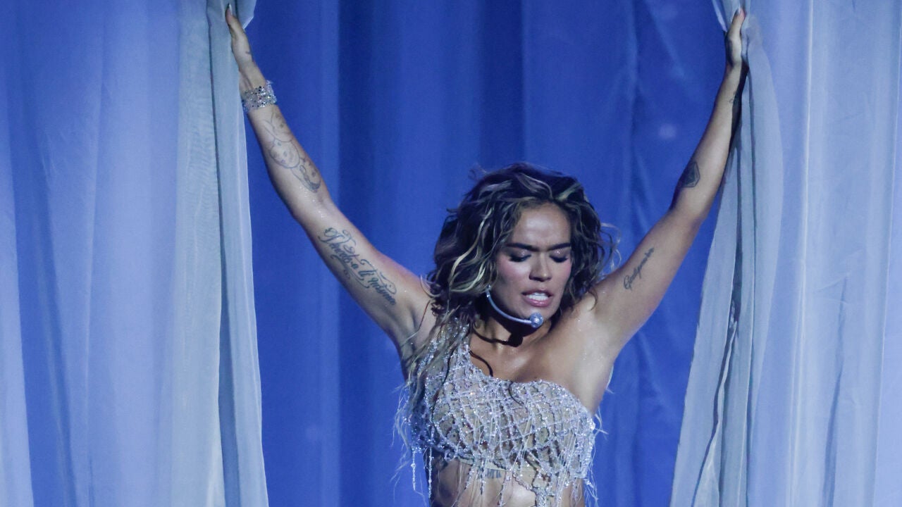 La sensual y espectacular actuación de Karol G en los American Music Awards 2026