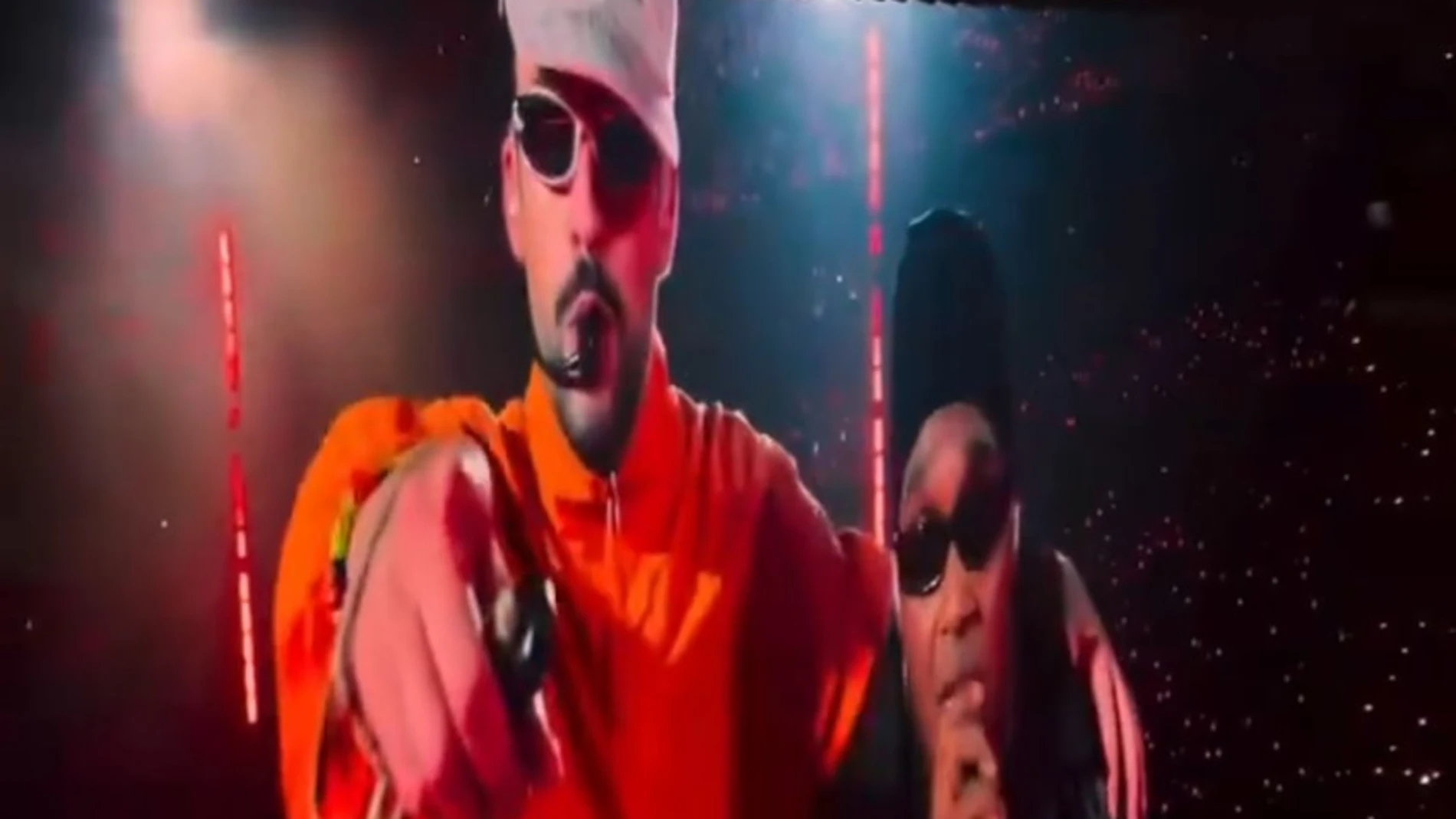Bad Bunny y Sech, en el segundo concierto de Bad Bunny en Lisboa. Bad Bunny y Sech, en el segundo concierto de Bad Bunny en Lisboa.