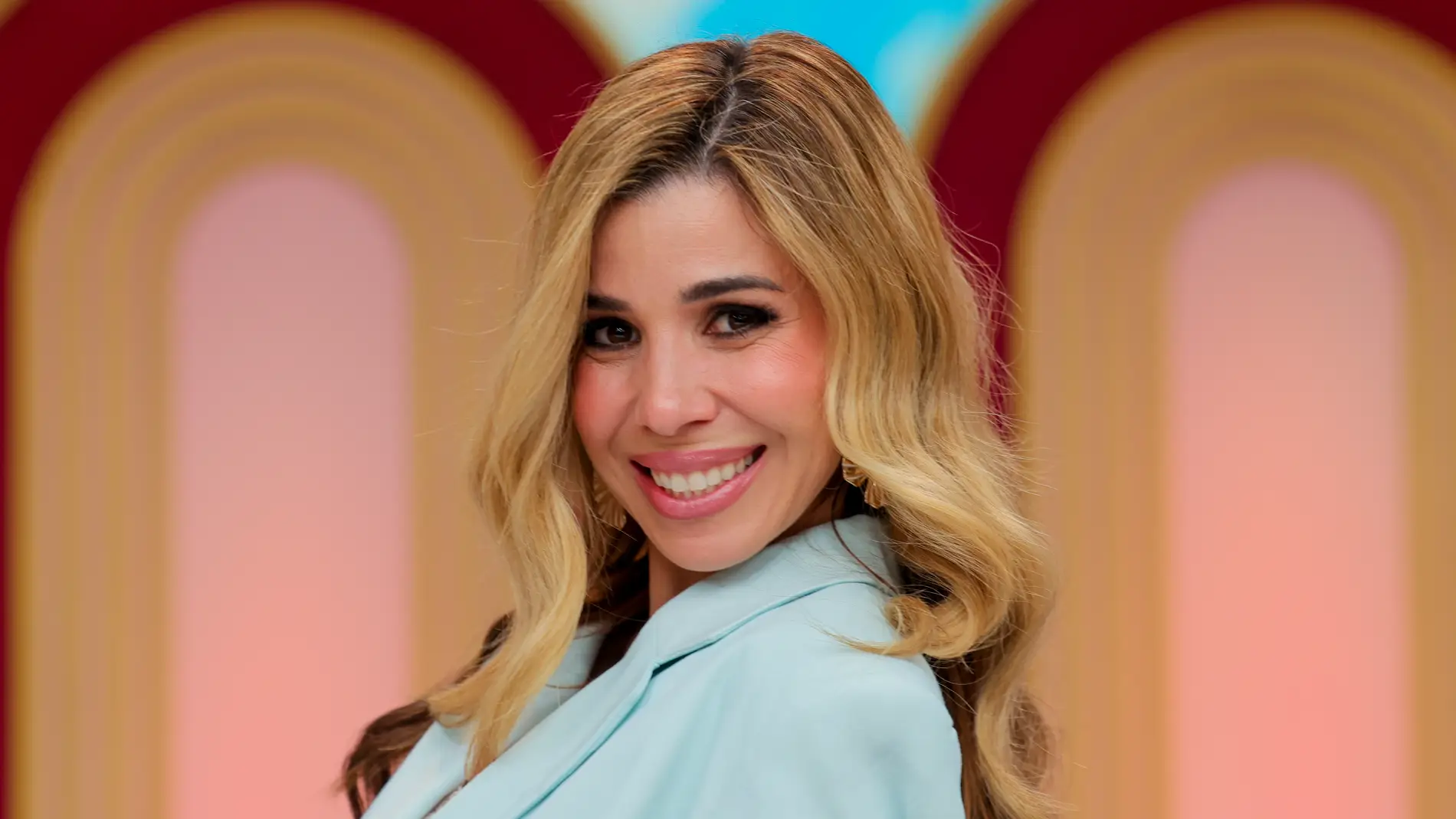 Natalia en la presentación de un programa Natalia en la presentación de un programa