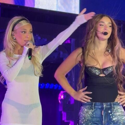 Ana Mena y Lola Índigo en Granada