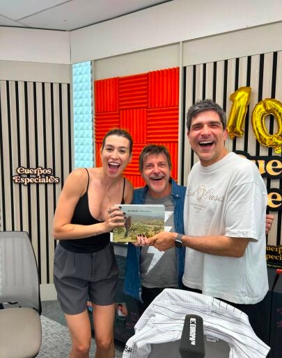 Paco Roca, con Eva Soriano y Nacho García en 'Cuerpos especiales'