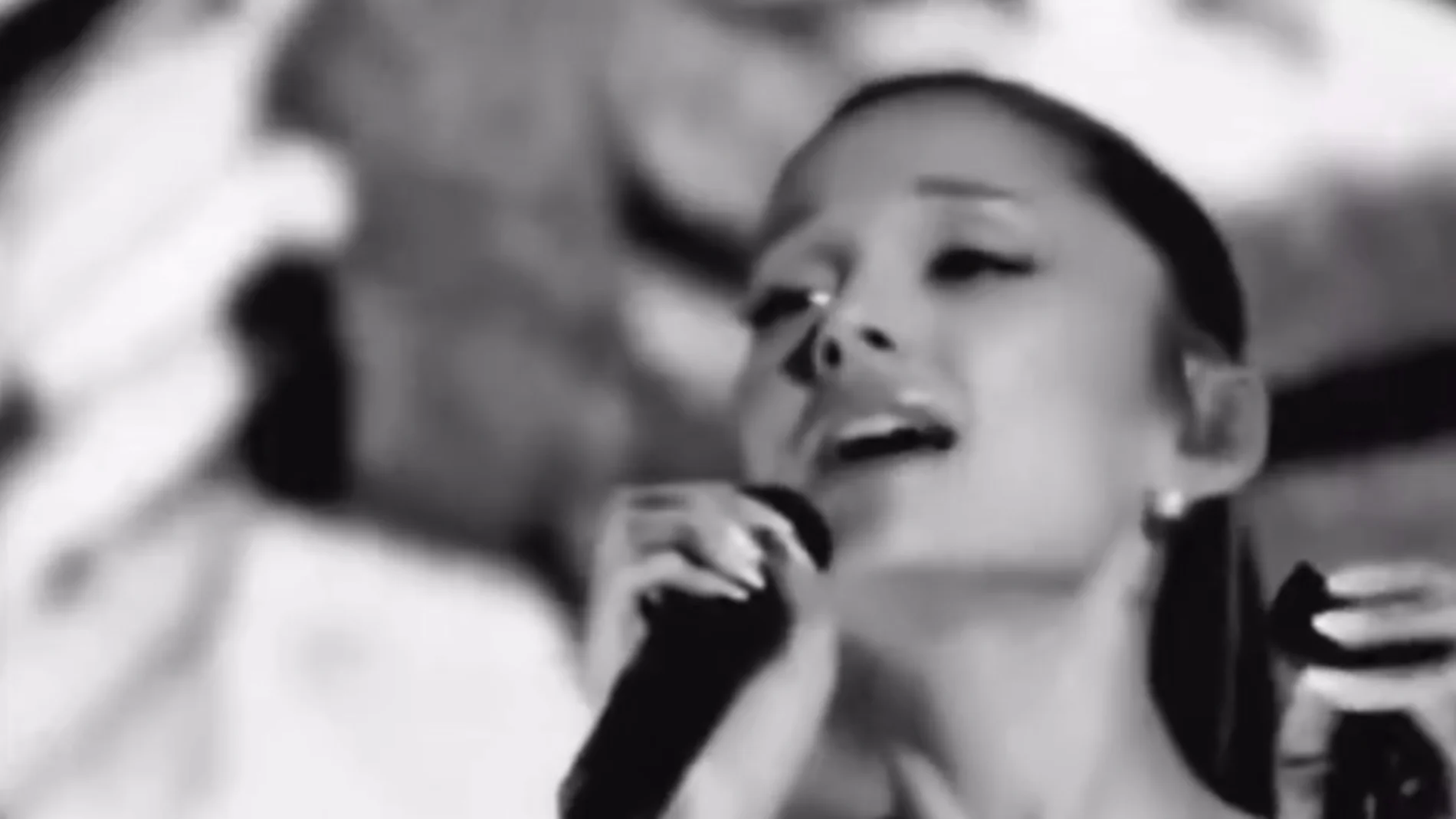 Ariana Grande sorprende con “hate that i made you love” durante los ensayos para el tour Ariana Grande sorprende con “hate that i made you love” durante los ensayos para el tour
