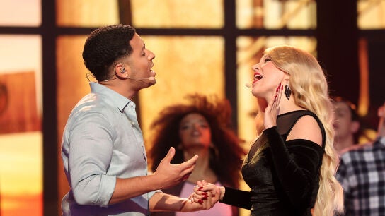 Pura química: María Parrado y Kenneth enamoran como Meghan Trainor y John Legend