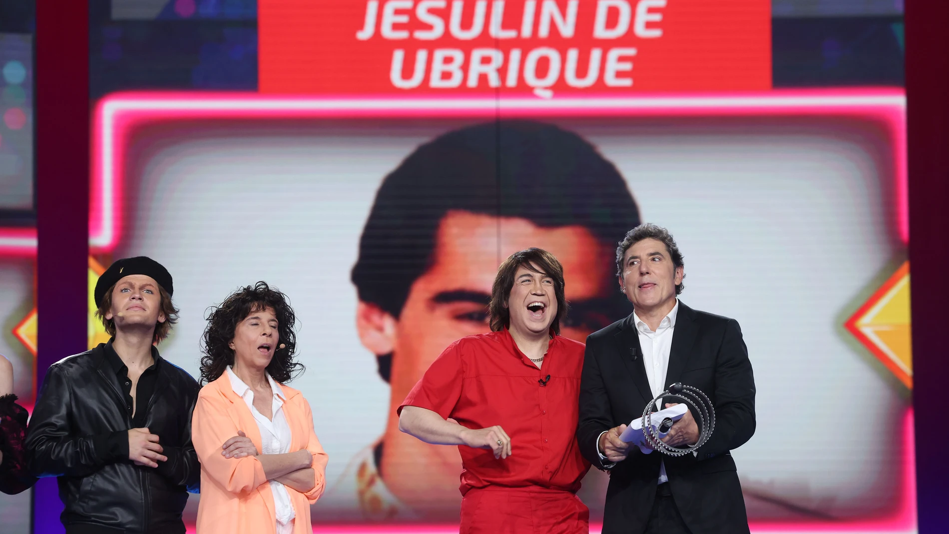 Jesulín y Paula Koops… ¡imitados por sus compañeros! Los retos de la novena gala de Tu cara me suena Jesulín y Paula Koops… ¡imitados por sus compañeros! Los retos de la novena gala de Tu cara me suena