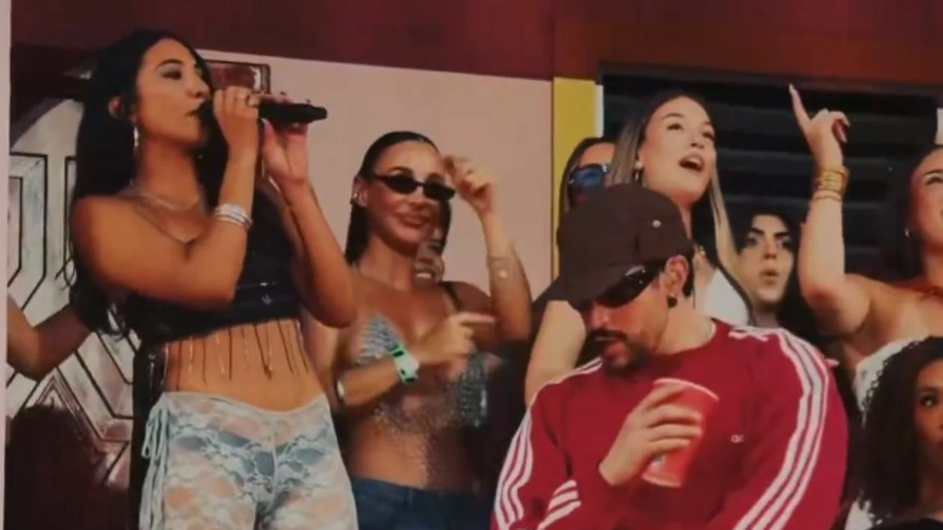 RaiNao con Bad Bunny en el concierto del 7 de junio en el Metropolitano de Madrid. RaiNao con Bad Bunny en el concierto del 7 de junio en el Metropolitano de Madrid.