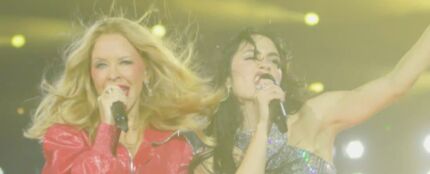 Kylie Minogue y Lali en concierto