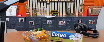 Ensalada de garbanzos con verduras asadas y vinagreta de yogur con at&uacute;n claro Calvo en aceite de oliva