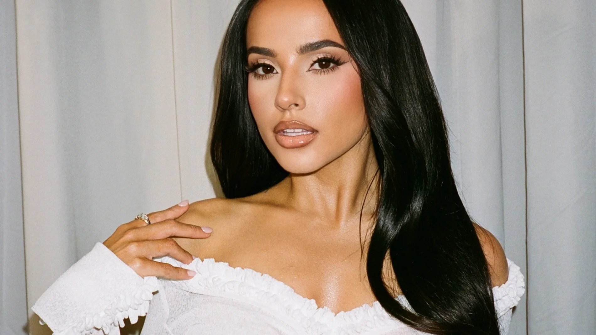 Becky G, una asesora de lujo para Ana Mena: La estrella internacional llega a La Voz Kids Becky G, una asesora de lujo para Ana Mena: La estrella internacional llega a La Voz Kids