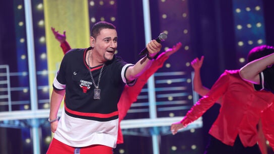 ¡Revolución en Tu cara me suena! Jesulín de Ubrique pone a bailar a todo el plató con ‘Follow the leader’ con S.B.S.