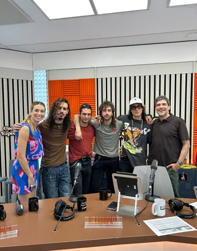 Ultraligera visita a Eva Soriano y Nacho García en 'Cuerpos especiales' Ultraligera visita a Eva Soriano y Nacho García en 'Cuerpos especiales'